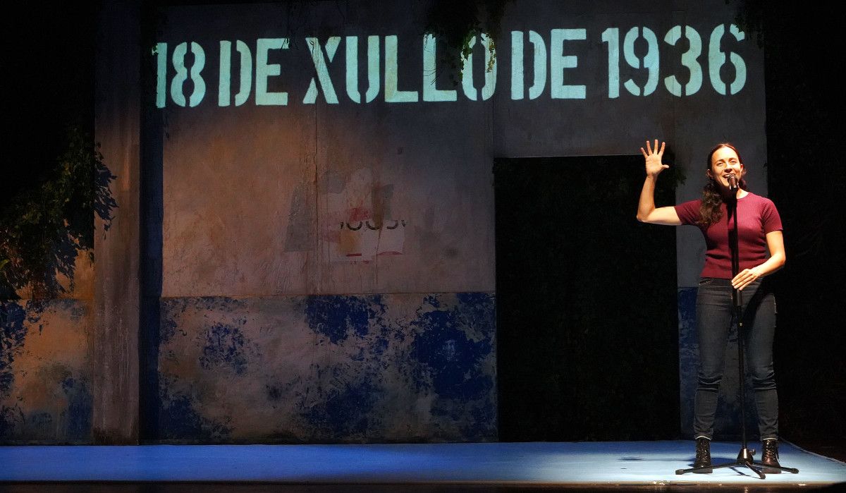 Representación de la obra "A lúa vai encuberta" en el ciclo Ponteatro