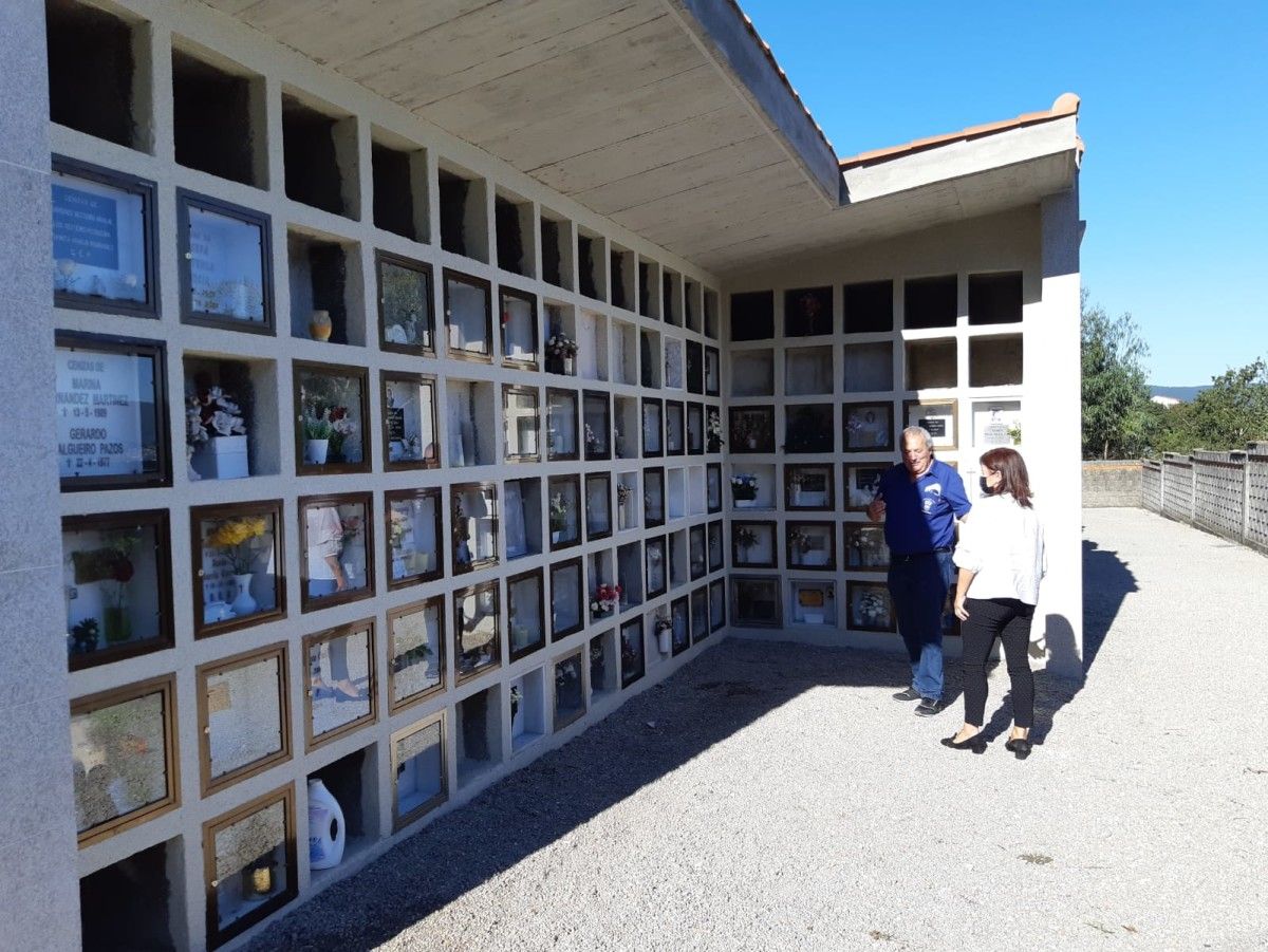 Obras de ampliación no cemiterio da Raña, en Marín