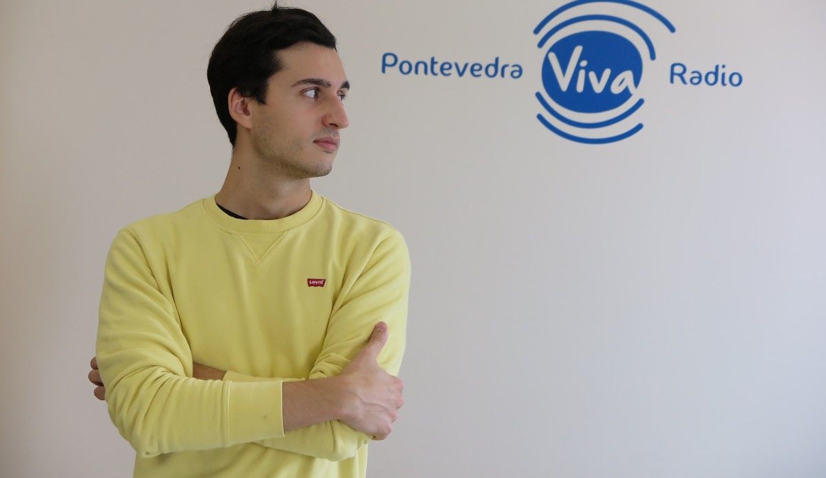Javier Lago volve a PontevedraViva Radio co seu novo proxecto musical