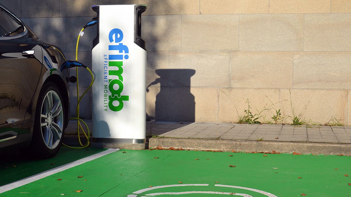 Punto de recarga de coche eléctricos no campus