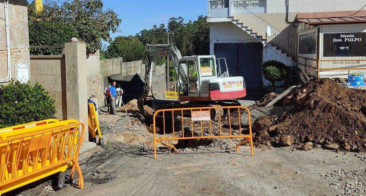 Comezo das obras na contorna da Praza de San Amaro, en Barro
