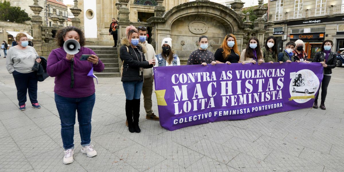 Concentración feminista en apoyo a las víctimas del exhibicionista de Lourido