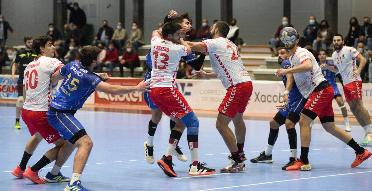 Partido de División Honor Plata entre Teucro y San Pablo Burgos en el Pabellón Municipal