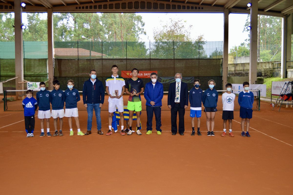 Gabriel Debru y Coleman Wongdo en el 19º Torneo Internacional Júnior de Tenis de Sanxenxo