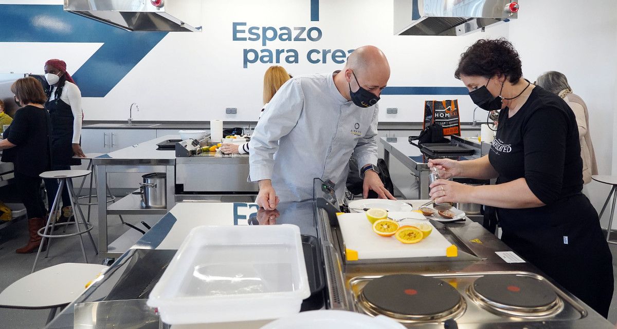 El Espacio Emprendedor de Innovación Alimentaria acogió este martes la primera jornada del programa sobre promoción de productos pesqueros de las Rías Baixas impartida por Iñaki Bretal