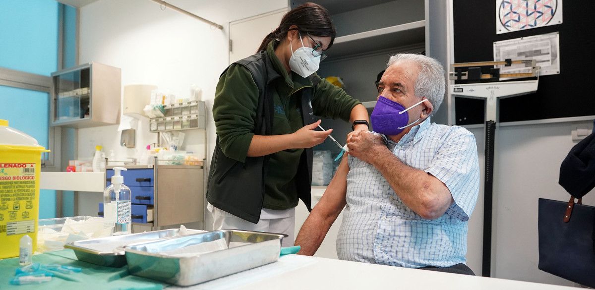 Inicio da campaña de vacinación da terceira dose contra a covid e a antigripal