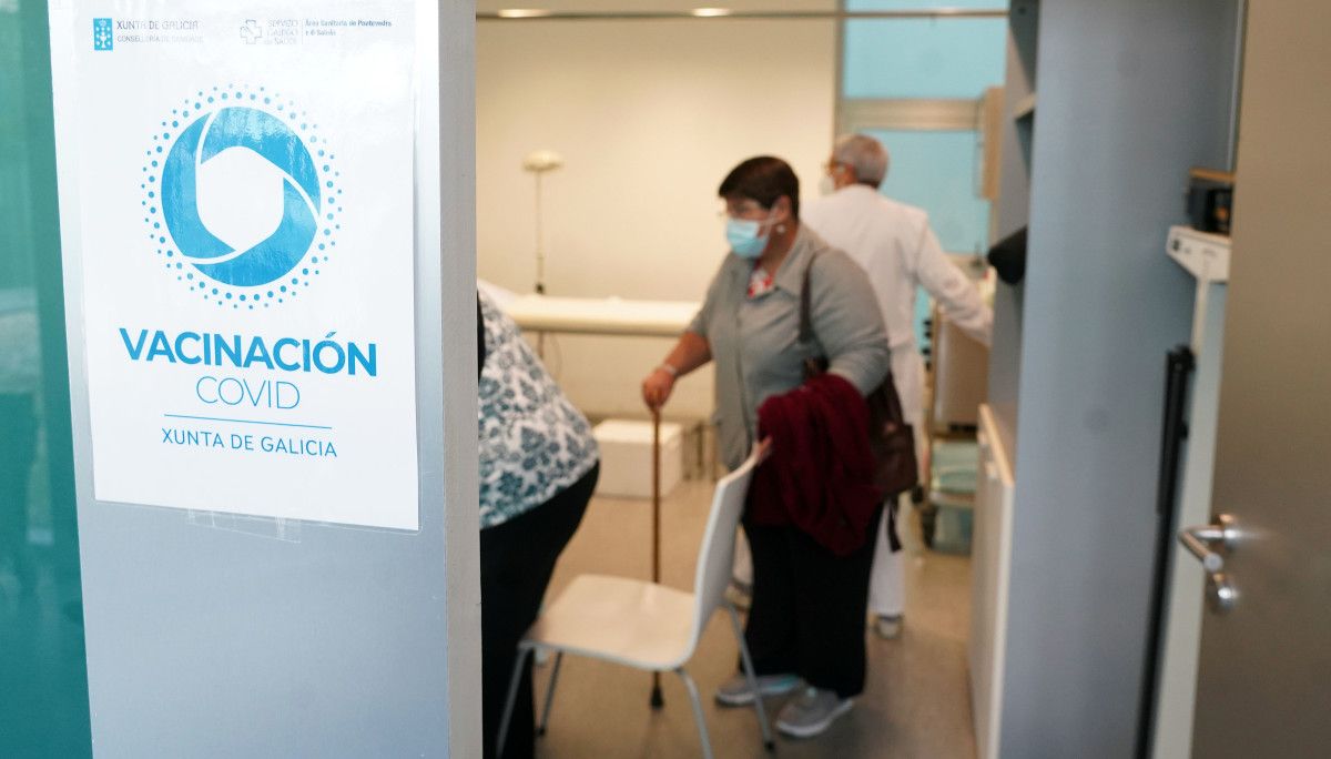 Inicio da campaña de vacinación da terceira dose contra a covid e a antigripal