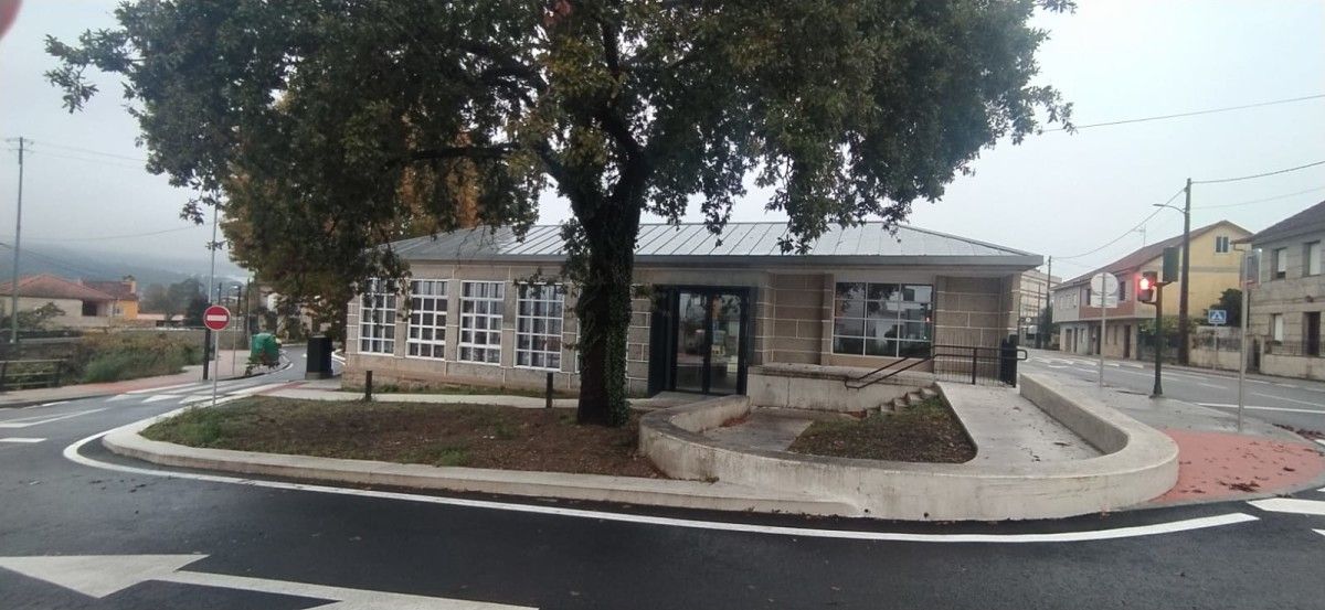 Centro Social de Os Campos, en Mourente