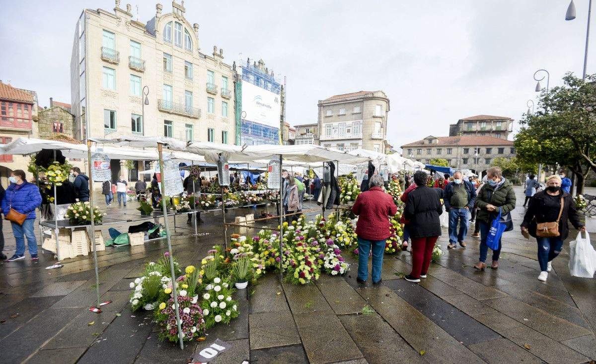 Mercado de flores por Todos os Santos na Ferrería