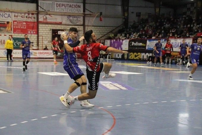 Partido de División de Honor Plata entre Atlético Novás y Teucro en O Rosal