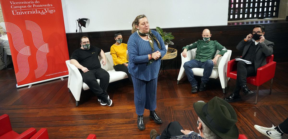 Primeira charla de Mestizaxes, con Iñaki Bretal, del Eirado da Leña, e Ilhem e Rafael, do Dukela