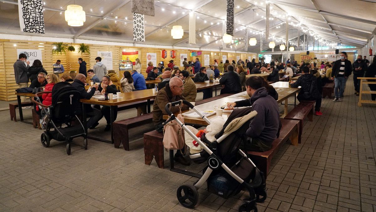 Público asistente al Festival gastronómico 'Mestizaxes' 2022