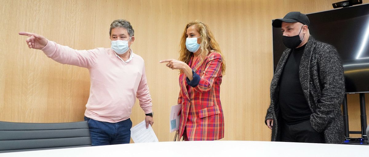 Miguel Anxo Fernández Lores, Carmela Silva y Alfonso Zarauza