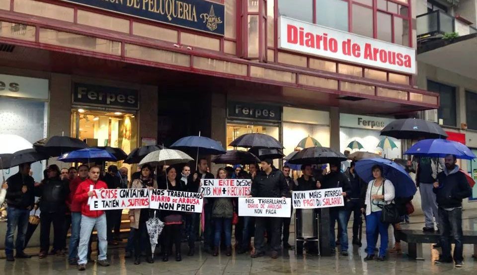 Concentración de los trabajadores de Diario de Arousa