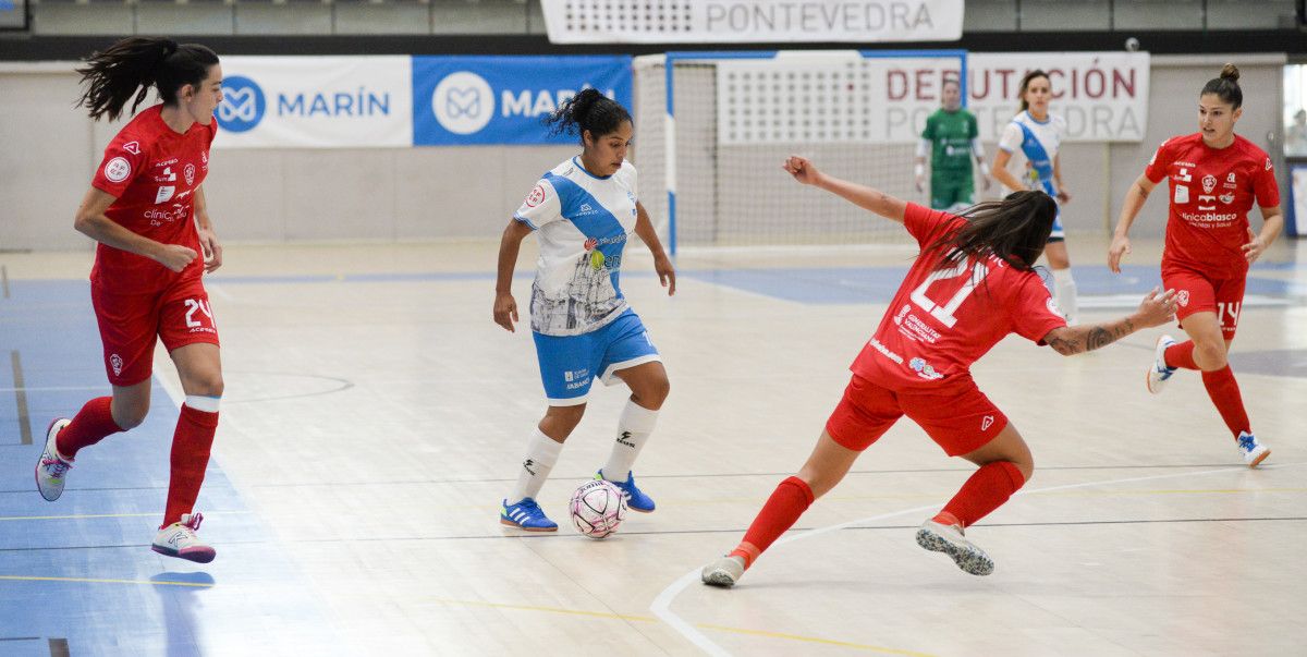 Partido de liga en A Raña entre Marín Futsal e Joventut D'Elx FS