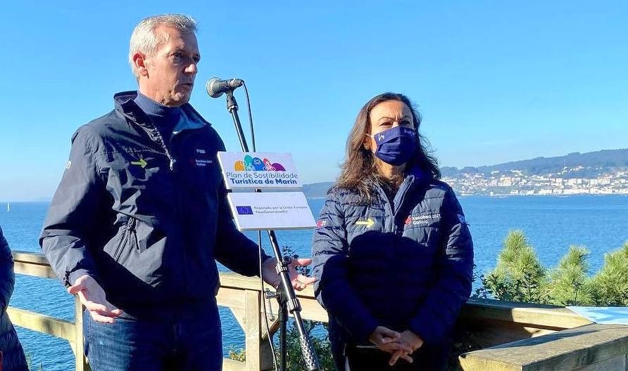 Alfonso Rueda, vicepresidente da Xunta, con María Ramallo, alcaldesa de Marín