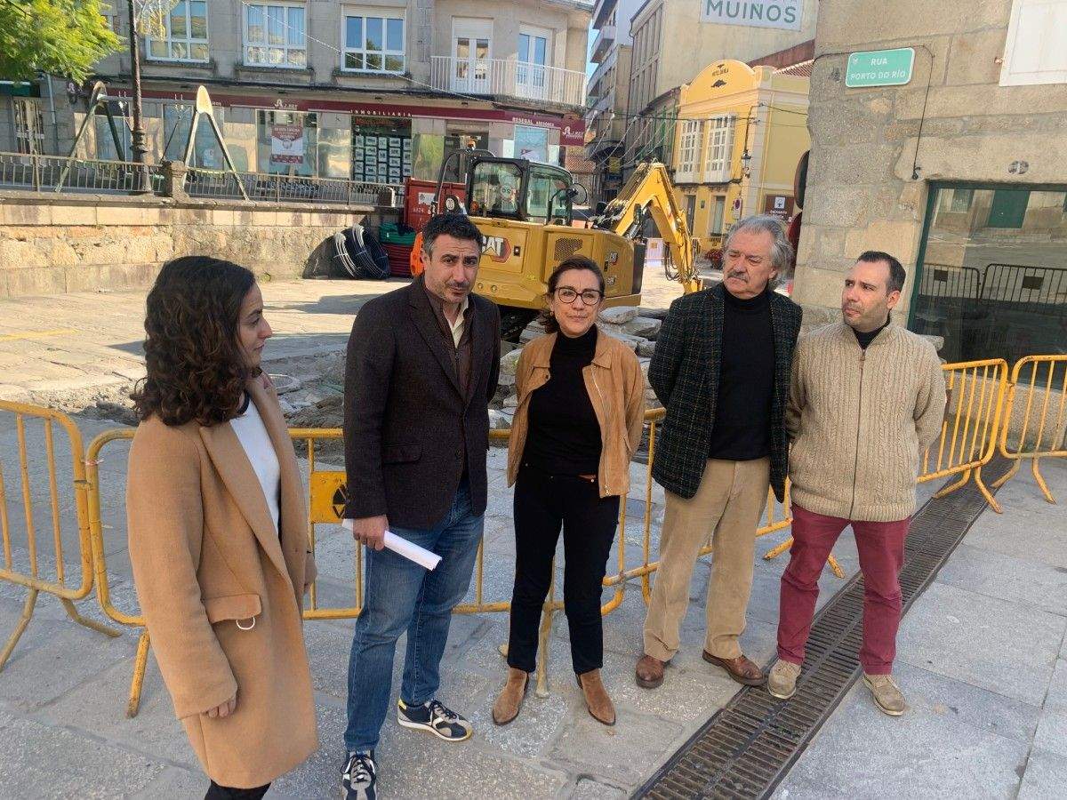 Visita da subdelegada do Goberno en Pontevedra, Maica Larriba, a Caldas de Reis xunto co alcalde, Juan Manuel Rey, e outros membros do goberno local