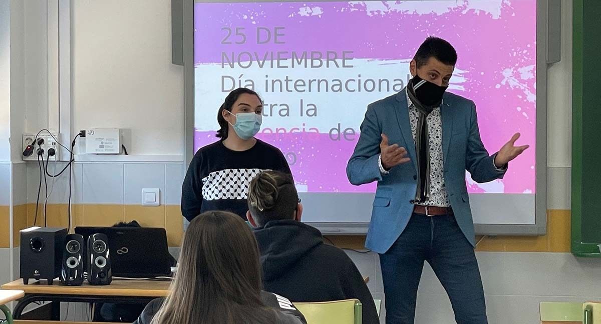 Charla sobre prevención de la violencia en el IES de Ponte Caldelas