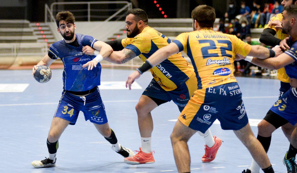 Partido de División Honra Prata entre Teucro e Villa de Aranda no Pavillón Municipal