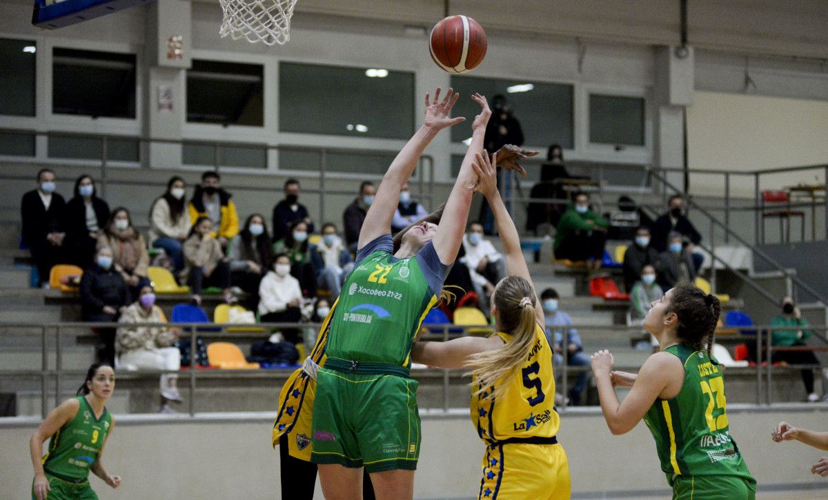 Partido de Liga Femenina 2 entre Arxil e Melilla no CGTD