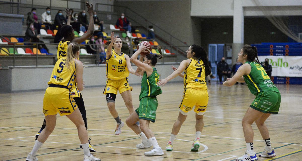 Partido de Liga Femenina 2 entre Arxil y Melilla en el CGTD
