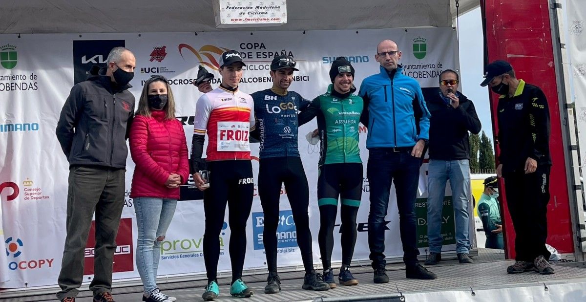 Gonzalo Inguanzo (izquierda) en el podio del IX Ciclocross de Alcobendas
