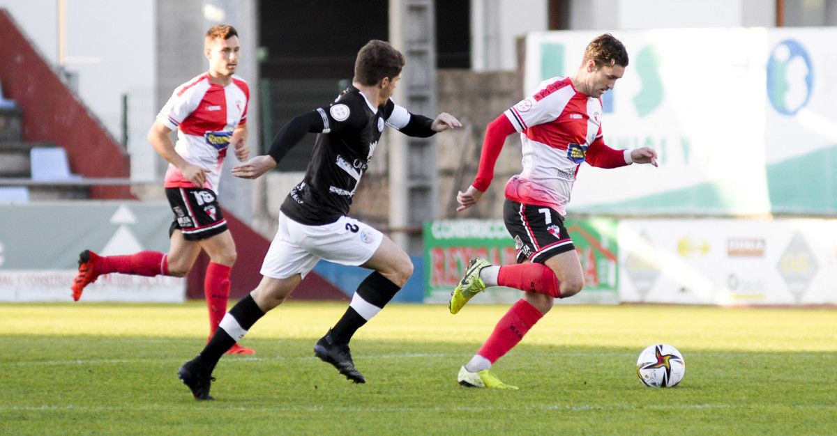 Partido entre Arosa y Salamanca CF UDS en A Lomba