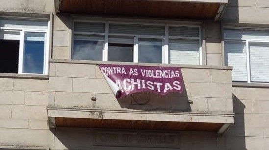 Pancarta en la Casa Consistorial de Vilaboa
