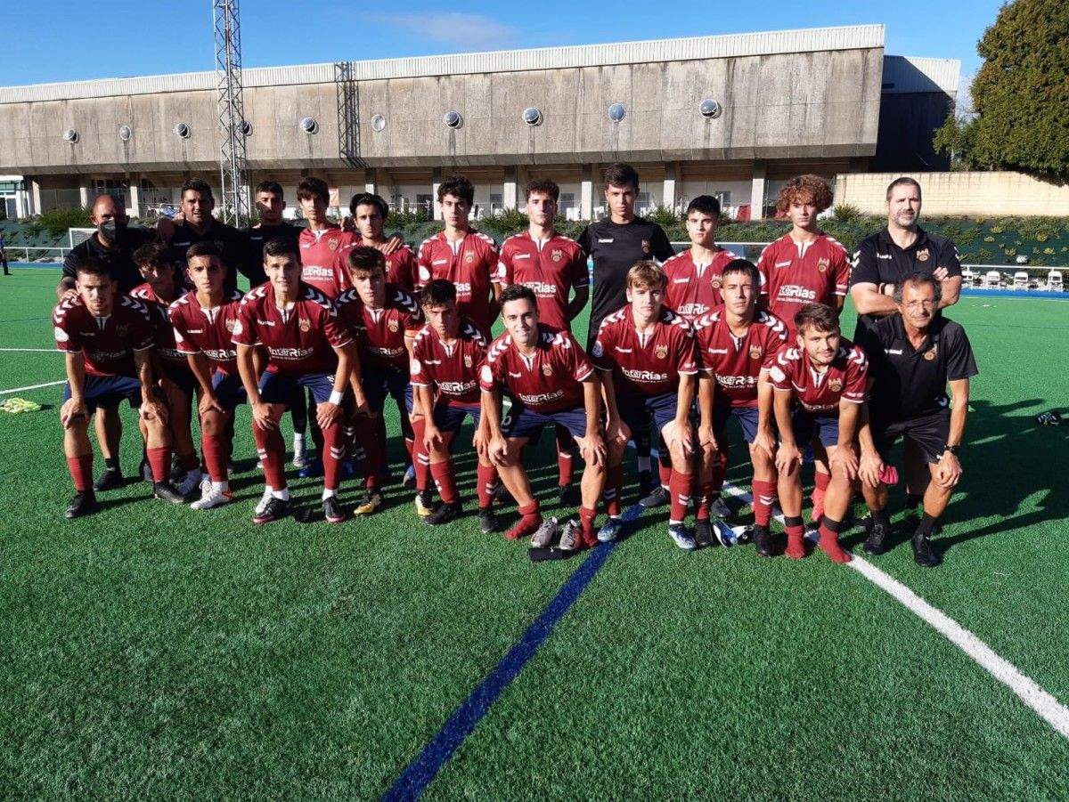 Plantel do Pontevedra CF xuvenil que milita na División de Honra