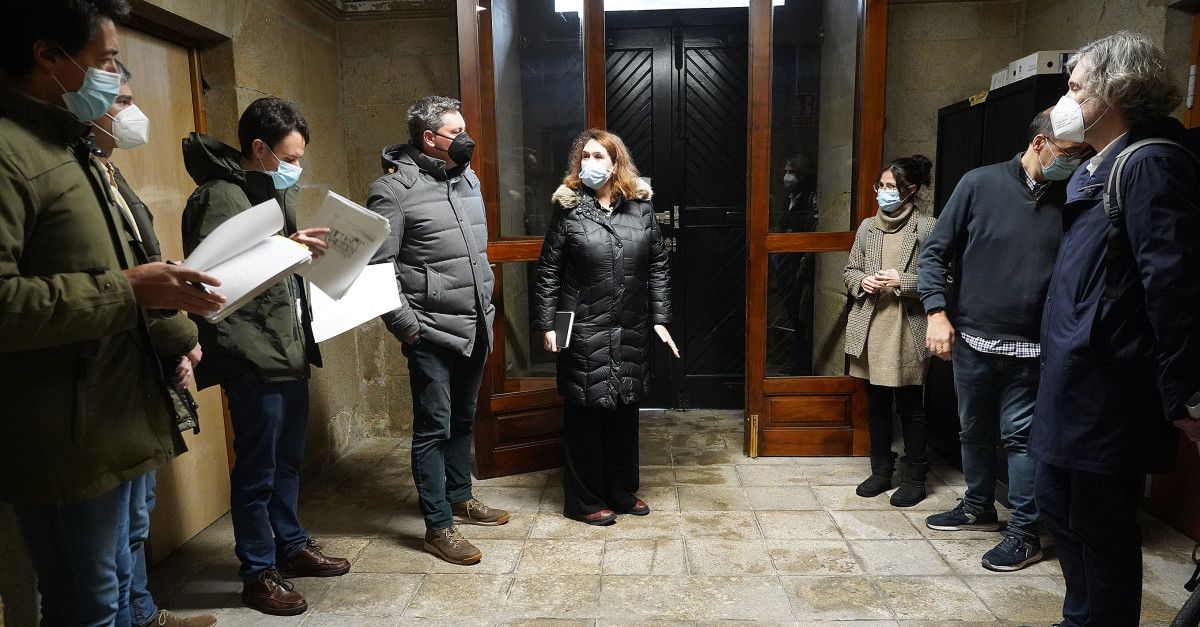 A antiga casa consistorial recibe a visita das empresas interesadas en asumir a súa reforma