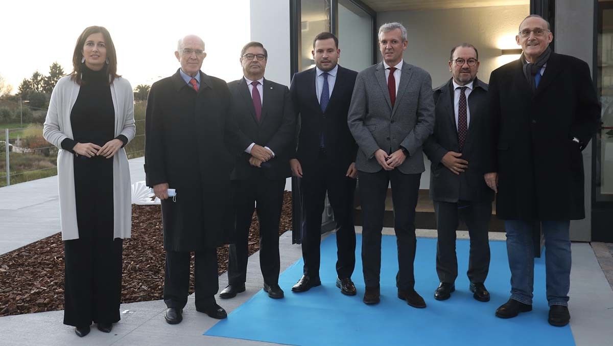 Sinatura do convenio da Xunta e a Fundación Juana de Vega para estudar as fusións de concellos