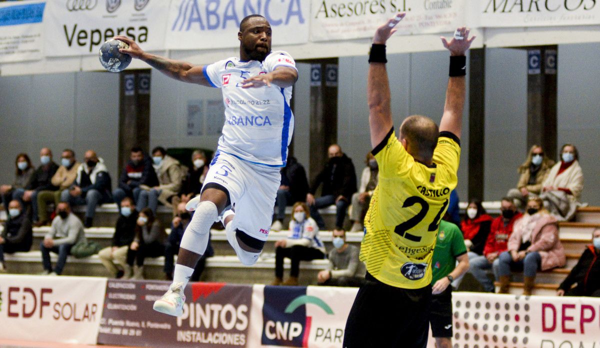 Partido de División Honor Plata entre Cisne y Balonmano Soria en el Pabellón Municipal