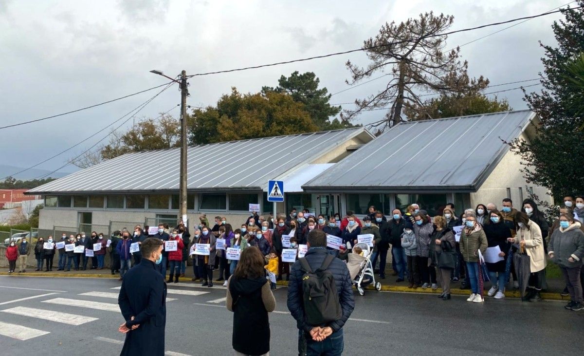 Protesta ante o Centro de Saúde de Moraña