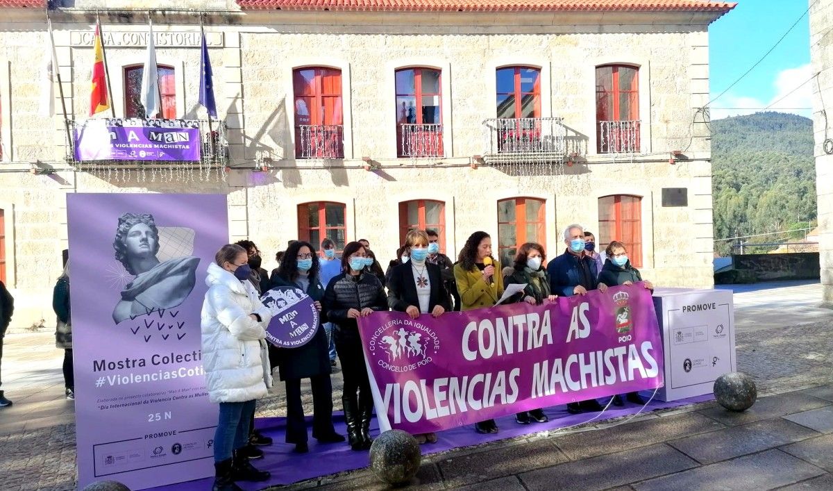 Representantes da corporación de Poio e do CIM amosan o seu rexeitamento á violencia de xénero