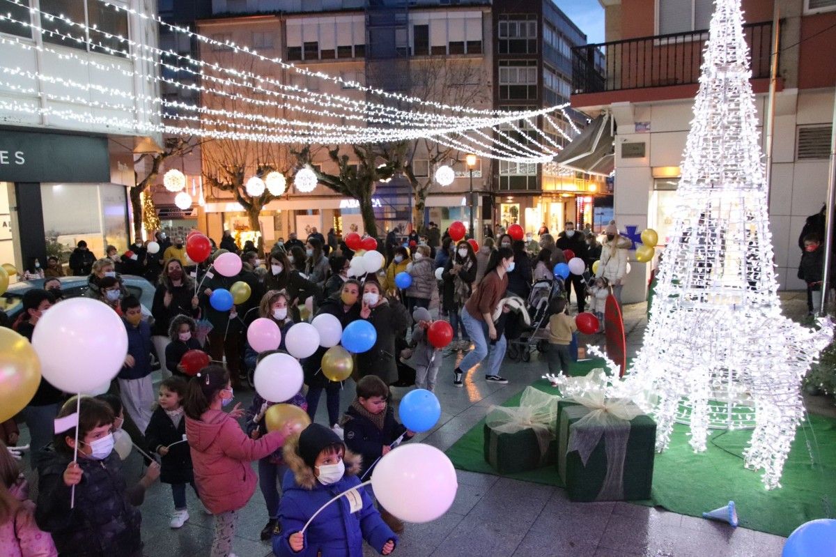 Inauguración de la iluminación navideña en la Praza de Pascual Veiga