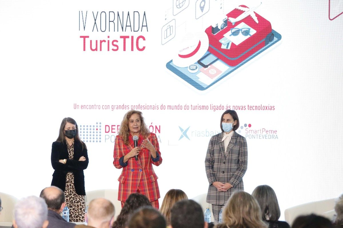 Carmela Silva, presidenta de la Deputación, en la cuarta jornada Turistic