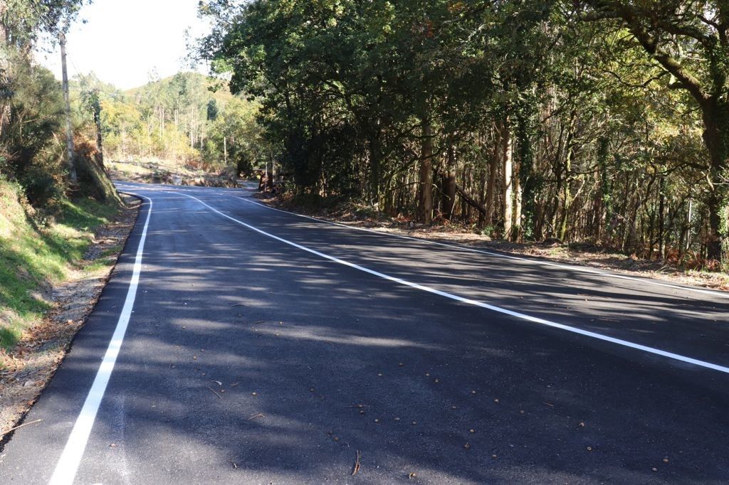 Estrada de Ceraxe, na parroquia de Augasantas, a O Campo (Valongo)