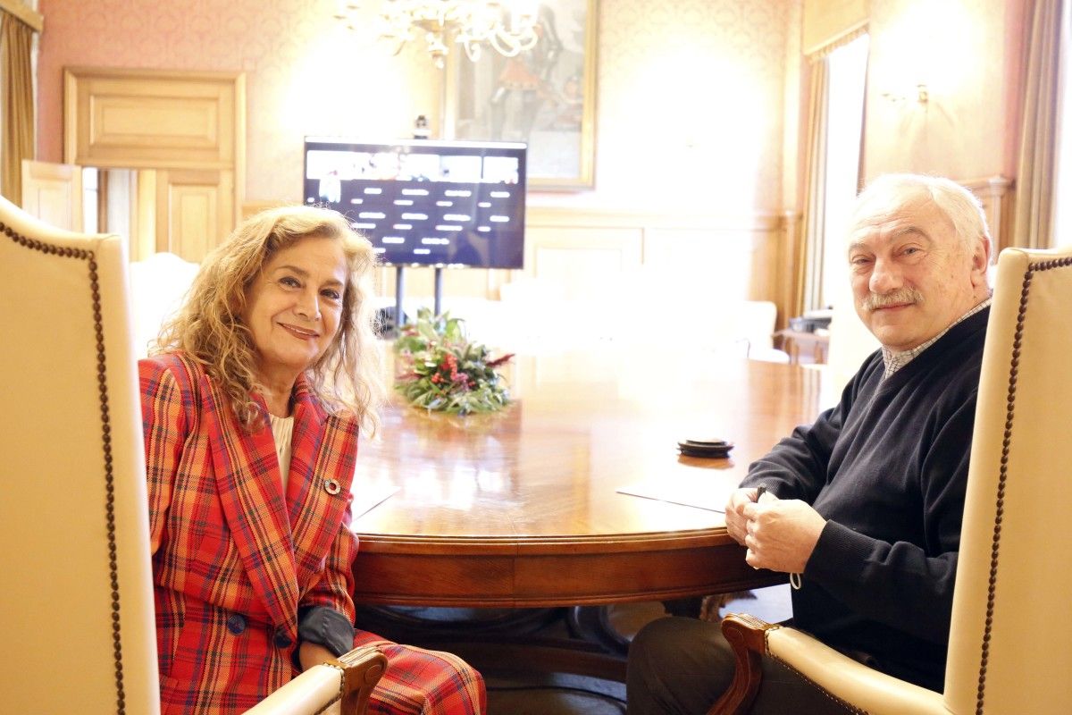 Carmela Silva e César Mosquera, presidenta e vicepresidente da Deputación, durante o encontro telemático con escolares