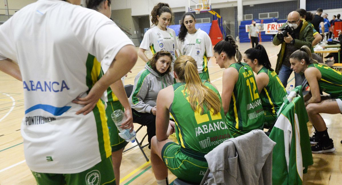Partido de Liga Femenina 2 entre Arxil e Maristas Coruña no CGTD