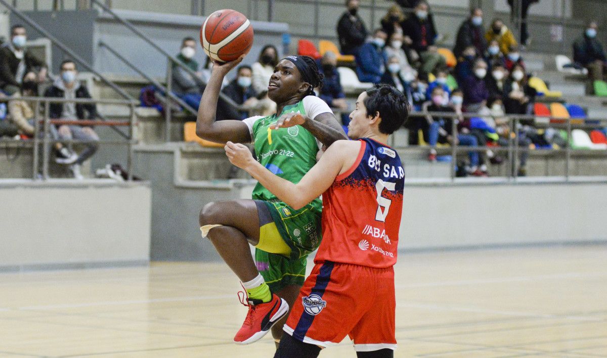 Partido de Liga Femenina 2 entre Arxil y Maristas Coruña en el CGTD