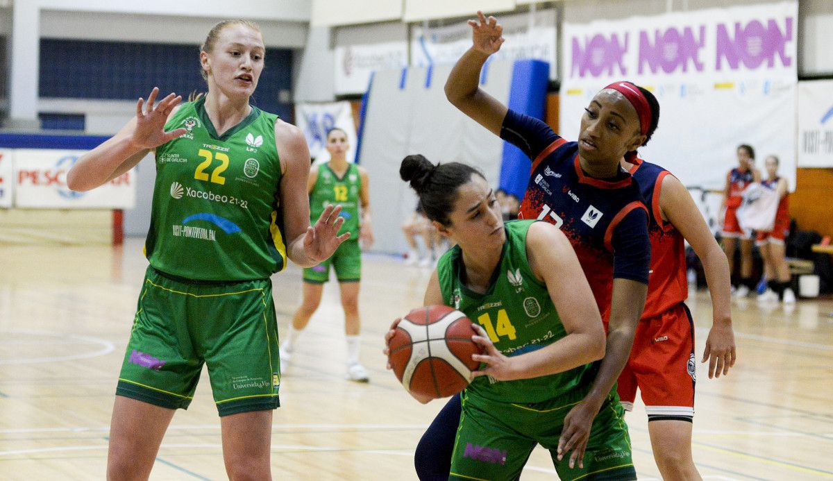 Partido de Liga Femenina 2 entre Arxil e Maristas Coruña no CGTD