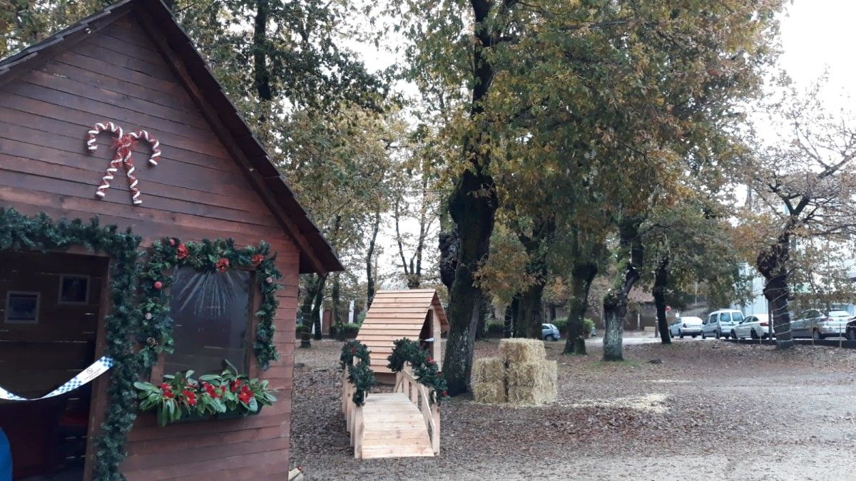 Na Carballeira de Santa Lucía instalouse unha Aldea Infantil de Nadal