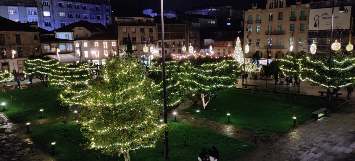 Iluminación de Nadal na praza de Ourense
