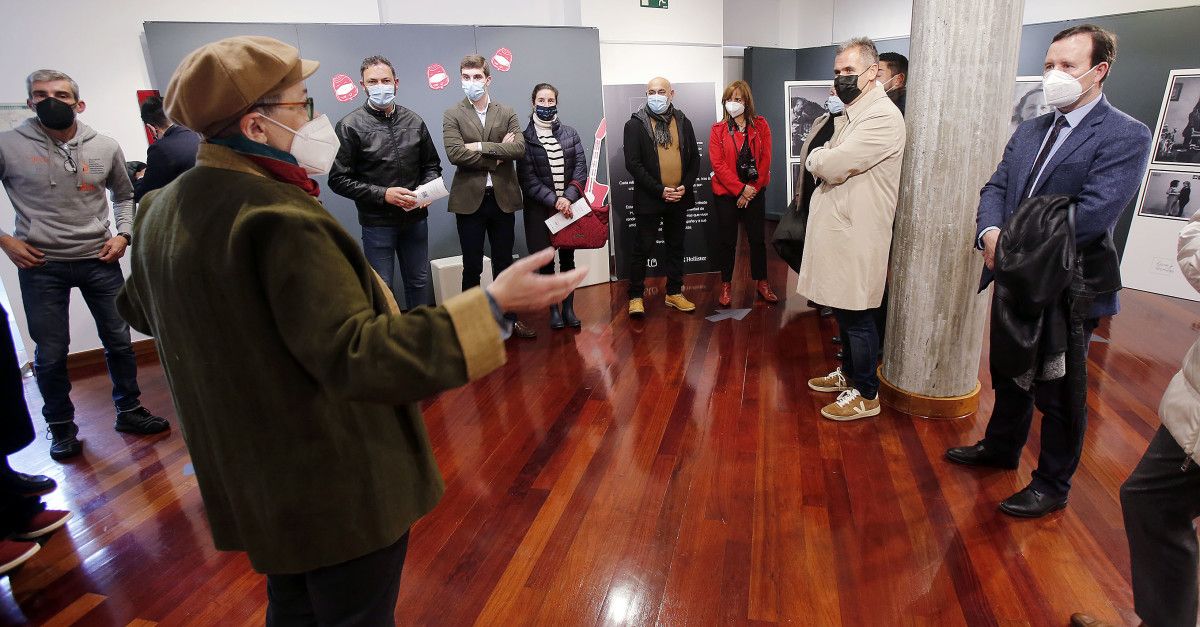 Inauguración da exposición fotográfica de ASSEII sobre persoas con ostomía