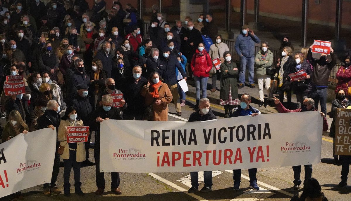 Segunda manifestación vecinal por el cierre de Reina Victoria