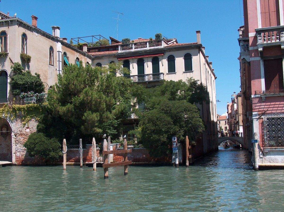 Cruce no Gran Canal