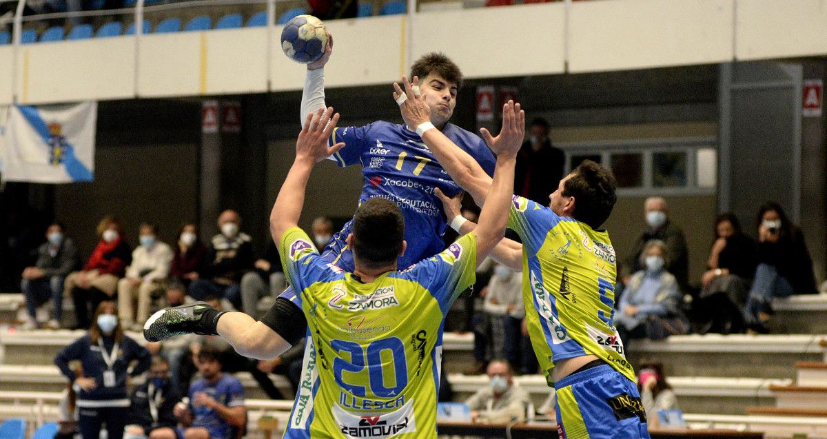Partido de División Honor Plata entre Teucro y Zamora en el Pabellón Municipal 