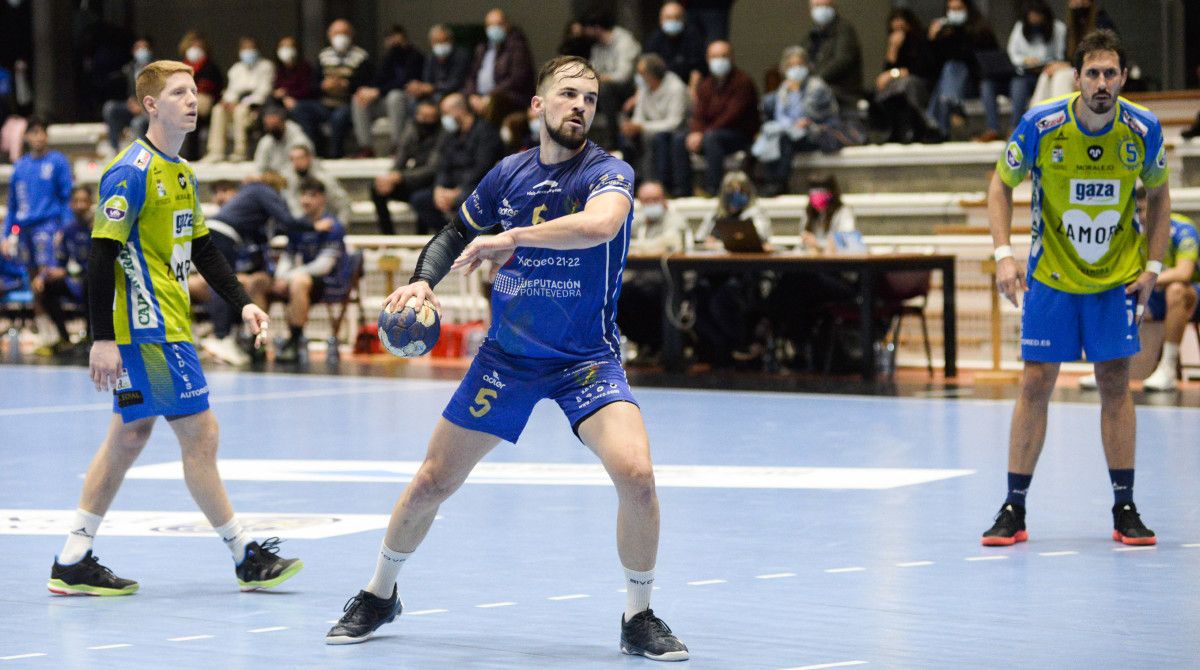 Marko Dzokic en un partido con el Teucro en el Municipal