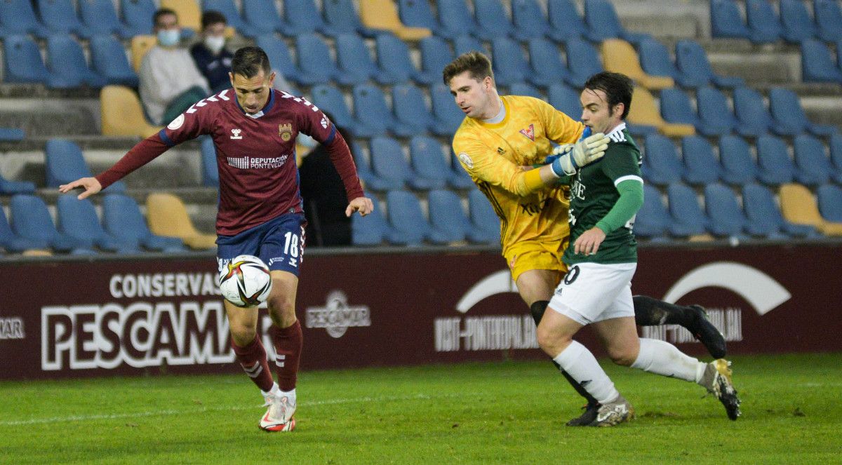 Partido de liga en Pasarón entre Pontevedra e Ceares
