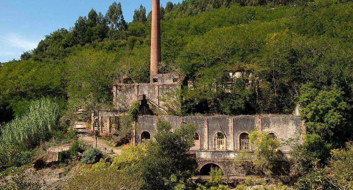 Antiga central hidroeléctrica de Segade